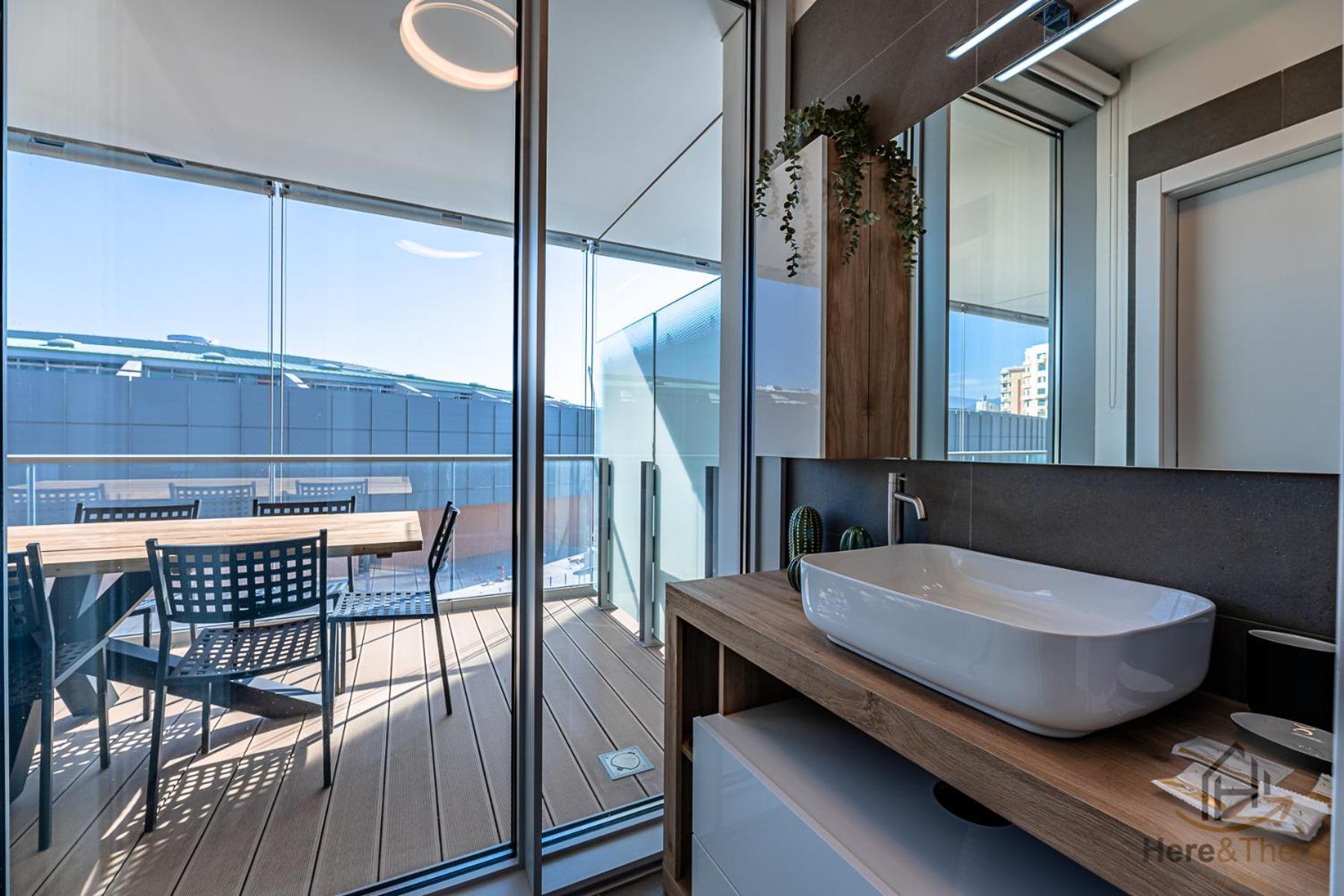 Apartment Luxury By The Sea - Free Park - Gym - Ultrawifi *
