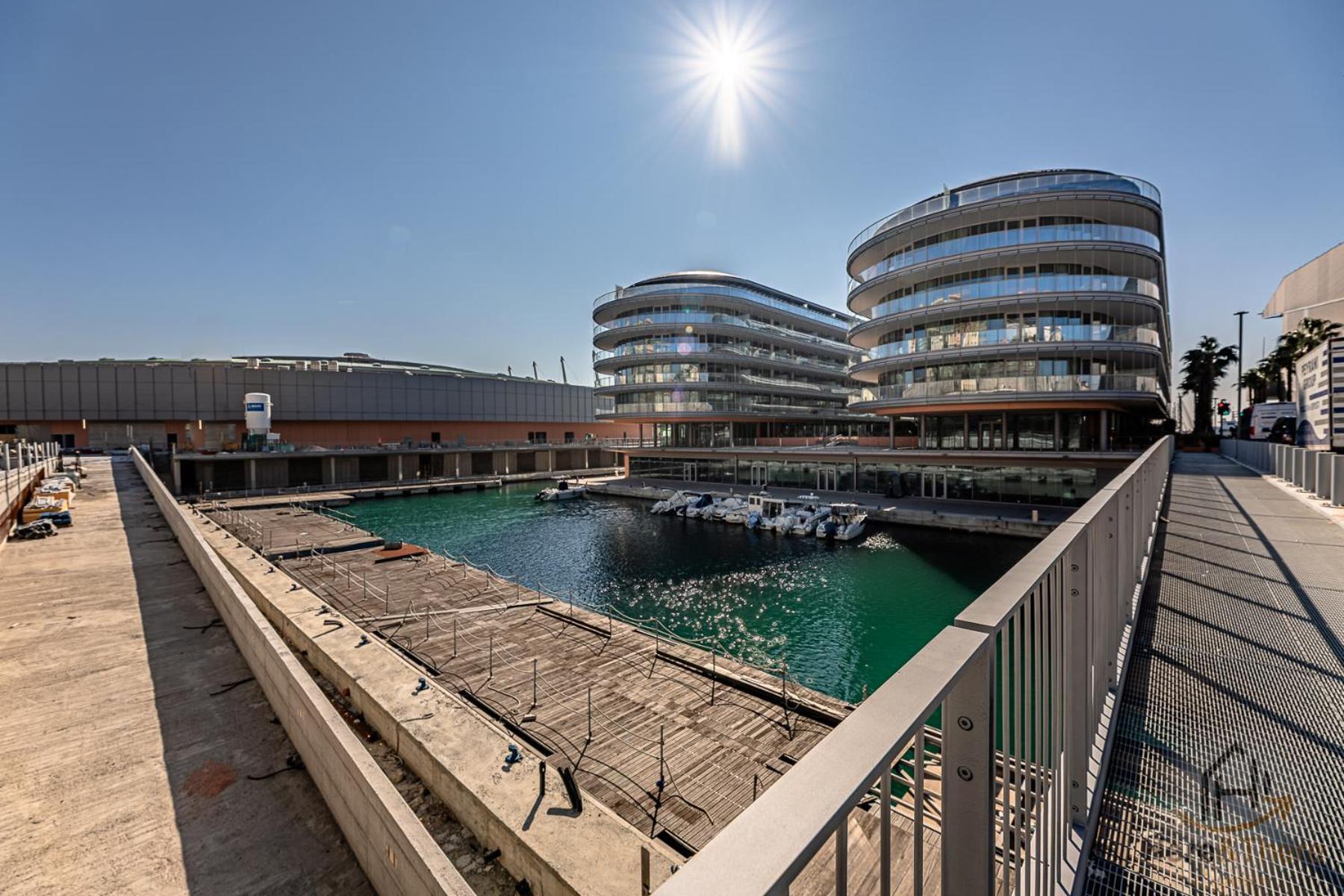 Luxury By The Sea - Free Park - Gym - Ultrawifi Apartment